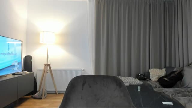 Gallery image thumbnail from Vikki's myfreecams stream on, 09/13/2024, 23:13 image 15 of 20