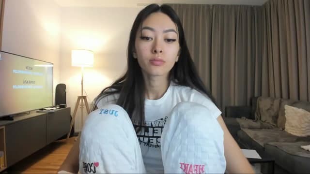 Gallery image thumbnail from Vikki's myfreecams stream on, 10/30/2024, 24:33 image 13 of 20