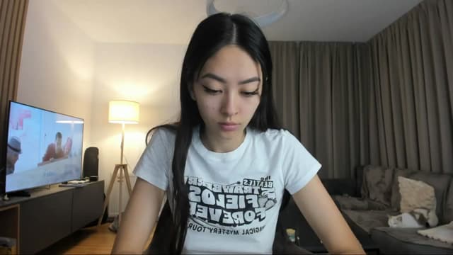 Gallery image thumbnail from Vikki's myfreecams stream on, 10/30/2024, 24:33 image 6 of 20
