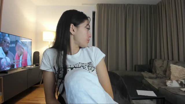 Gallery image thumbnail from Vikki's myfreecams stream on, 10/30/2024, 24:33 image 8 of 20