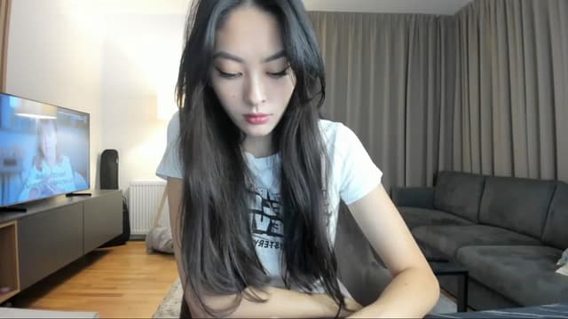 Gallery image thumbnail from Vikki's myfreecams stream on, 11/09/2024, 23:13 image 1 of 20