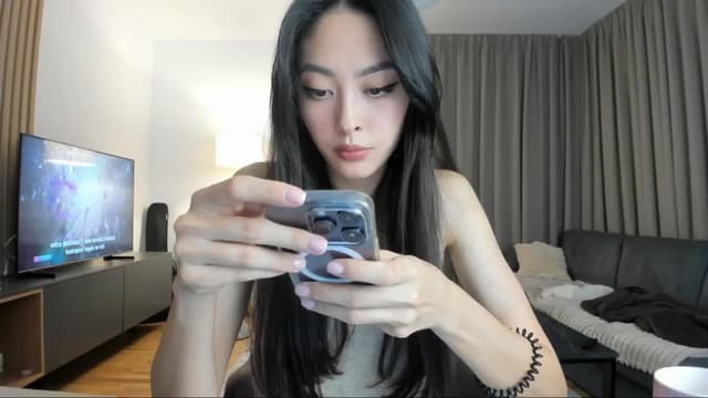 Gallery image thumbnail from Vikki's myfreecams stream on, 11/12/2024, 24:21 image 3 of 20