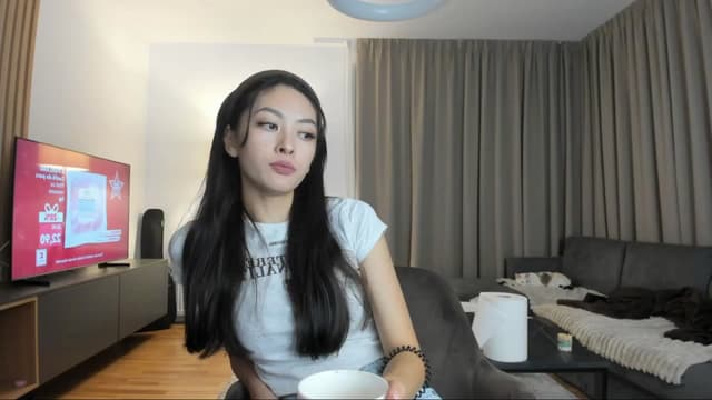 Gallery image thumbnail from Vikki's myfreecams stream on, 11/14/2024, 24:14 image 5 of 20
