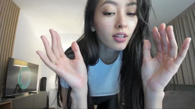 Gallery image thumbnail from Vikki's myfreecams stream on, 11/16/2024, 24:03 image 17 of 20