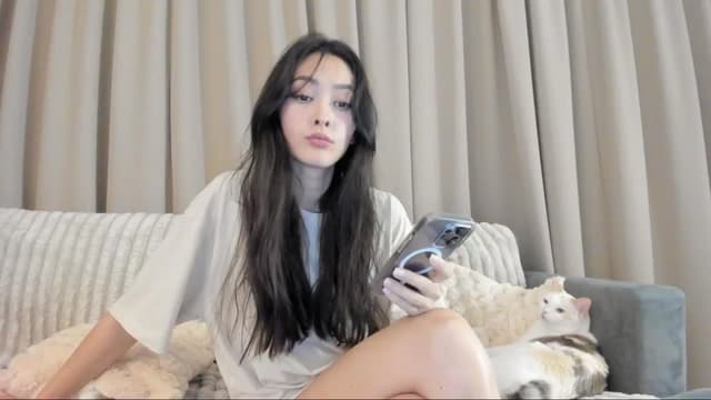 Gallery image thumbnail from Vikki's myfreecams stream on, 12/10/2024, 01:50 image 1 of 20