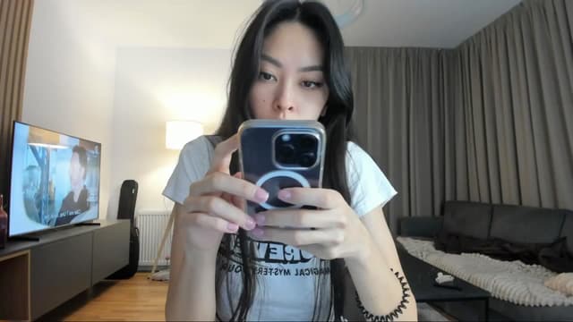 Gallery image thumbnail from Vikki's myfreecams stream on, 12/20/2024, 01:27 image 1 of 20