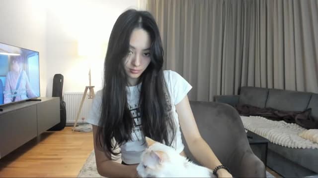 Gallery image thumbnail from Vikki's myfreecams stream on, 12/20/2024, 01:27 image 15 of 20