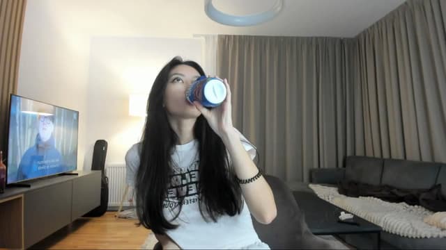 Gallery image thumbnail from Vikki's myfreecams stream on, 12/20/2024, 01:27 image 5 of 20