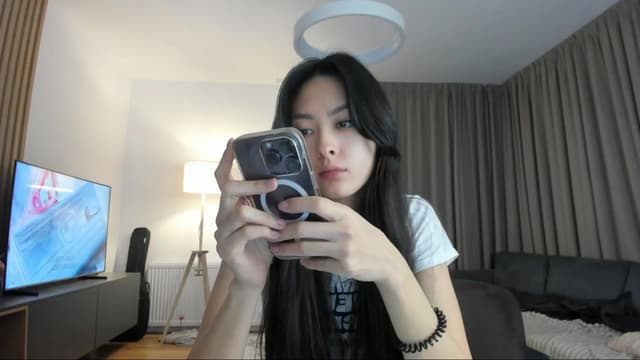 Gallery image thumbnail from Vikki's myfreecams stream on, 12/20/2024, 01:27 image 8 of 20