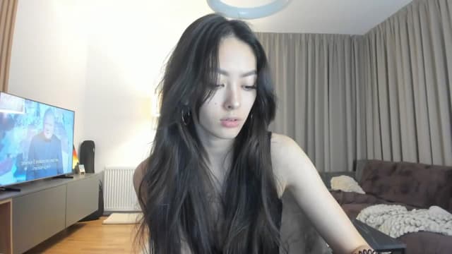 Gallery image thumbnail from Vikki's myfreecams stream on, 02/14/2025, 24:37 image 16 of 20