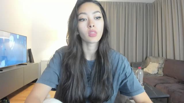 Gallery image thumbnail from Vikki's myfreecams stream on, 04/13/2025, 22:14 image 12 of 20