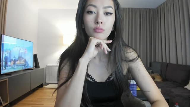 Gallery image thumbnail from Vikki's myfreecams stream on, 04/14/2025, 21:33 image 2 of 20