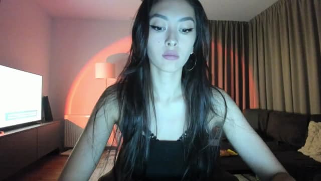 Gallery image thumbnail from Vikki's myfreecams stream on, 04/14/2025, 21:33 image 17 of 20