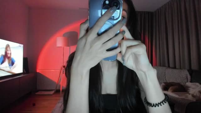 Gallery image thumbnail from Vikki's myfreecams stream on, 04/28/2025, 24:23 image 11 of 20