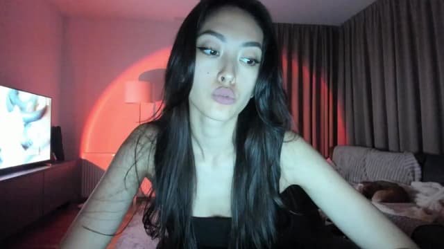 Gallery image thumbnail from Vikki's myfreecams stream on, 04/28/2025, 24:23 image 14 of 20