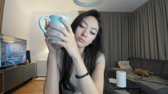 Gallery image thumbnail from Vikki's myfreecams stream on, 04/30/2025, 24:01 image 4 of 20