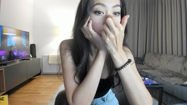 Gallery image thumbnail from Vikki's myfreecams stream on, 07/13/2025, 24:27 image 9 of 20