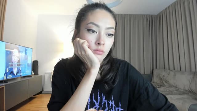 Gallery image thumbnail from Vikki's myfreecams stream on, 07/20/2025, 22:37 image 5 of 20