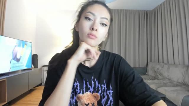 Gallery image thumbnail from Vikki's myfreecams stream on, 07/20/2025, 22:37 image 15 of 20