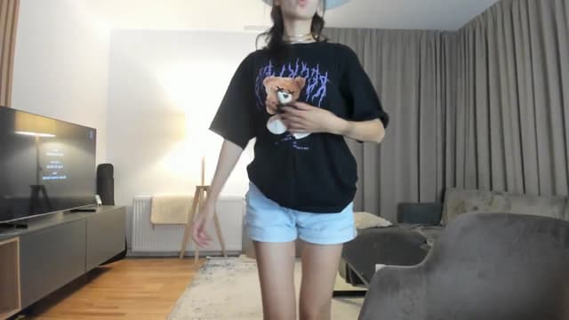 Gallery image thumbnail from Vikki's myfreecams stream on, 07/20/2025, 22:37 image 16 of 20