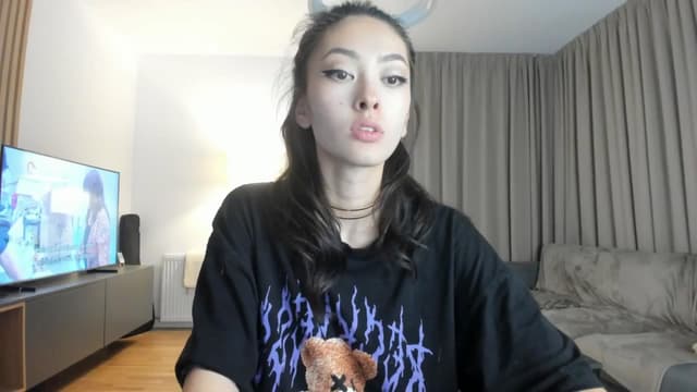 Gallery image thumbnail from Vikki's myfreecams stream on, 07/20/2025, 22:37 image 10 of 20