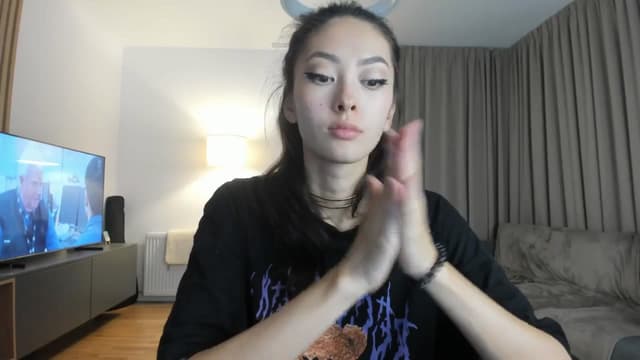 Gallery image thumbnail from Vikki's myfreecams stream on, 07/20/2025, 22:37 image 3 of 20