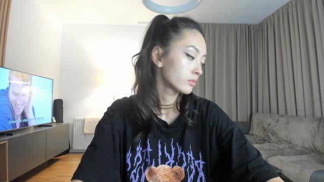 Gallery image thumbnail from Vikki's myfreecams stream on, 07/20/2025, 22:37 image 6 of 20