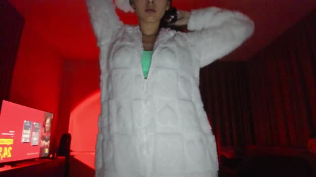 Gallery image thumbnail from Vikki's myfreecams stream on, 11/11/2025, 24:50 image 14 of 20