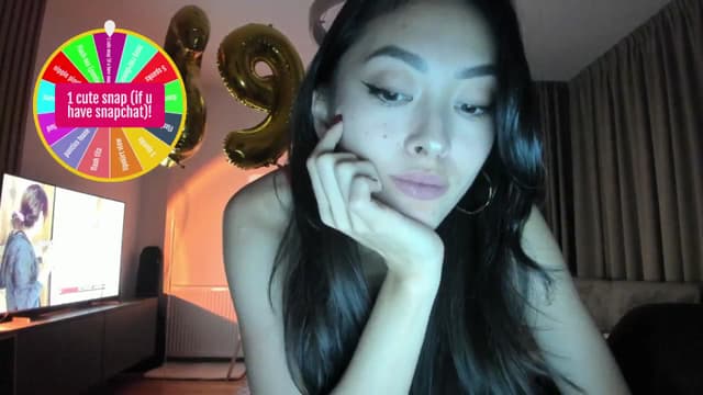 Gallery image thumbnail from Vikki's myfreecams stream on, 12/05/2025, 01:08 image 4 of 20