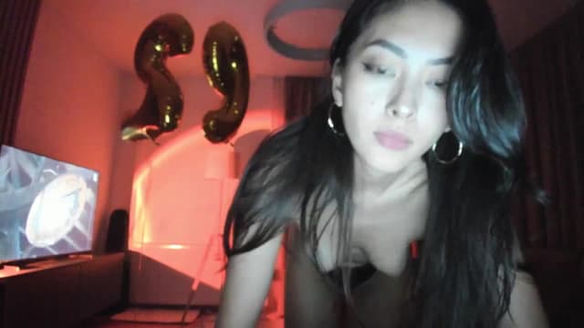Gallery image thumbnail from Vikki's myfreecams stream on, 12/05/2025, 01:08 image 13 of 20