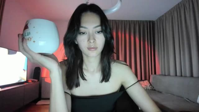 Gallery image thumbnail from Vikki's myfreecams stream on, 12/22/2025, 24:03 image 6 of 20