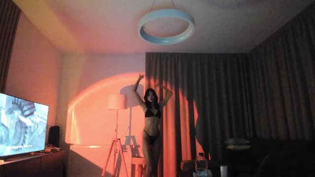 Gallery image thumbnail from Vikki's myfreecams stream on, 12/29/2025, 24:03 image 8 of 20