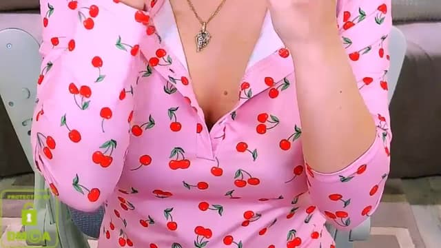 Gallery image thumbnail from Vivia's myfreecams stream on, 01/04/2026, 12:17 image 2 of 20