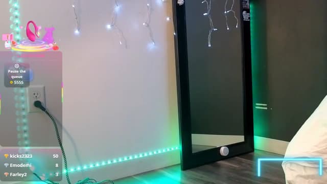 Gallery image thumbnail from Xreya's myfreecams stream on, 12/13/2025, 20:27 image 6 of 20