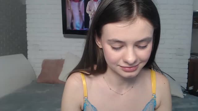Gallery image thumbnail from ZoeMI's myfreecams stream on, 04/05/2023, 08:56 image 17 of 20