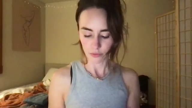 Gallery image thumbnail from clara's myfreecams stream on, 02/11/2024, 07:09 image 12 of 20