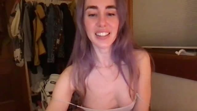 Gallery image thumbnail from clara's myfreecams stream on, 02/22/2024, 04:58 image 10 of 20