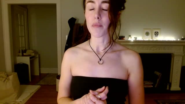 Gallery image thumbnail from clara's myfreecams stream on, 02/02/2025, 03:32 image 6 of 20