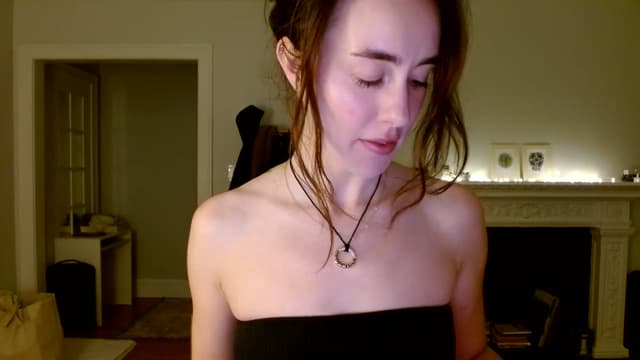 Gallery image thumbnail from clara's myfreecams stream on, 02/02/2025, 03:32 image 4 of 20