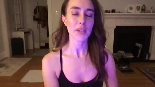 Gallery image thumbnail from clara's myfreecams stream on, 03/06/2025, 24:57 image 12 of 20
