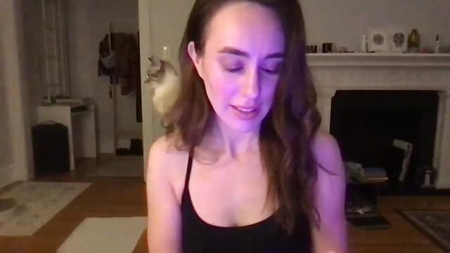 Gallery image thumbnail from clara's myfreecams stream on, 03/06/2025, 24:57 image 1 of 20