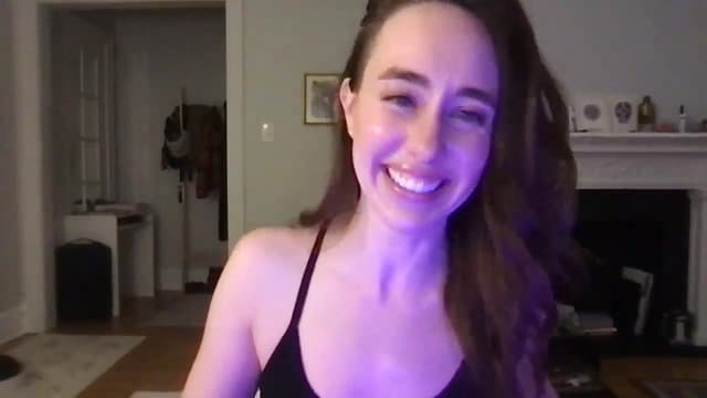 Gallery image thumbnail from clara's myfreecams stream on, 03/06/2025, 01:22 image 18 of 20