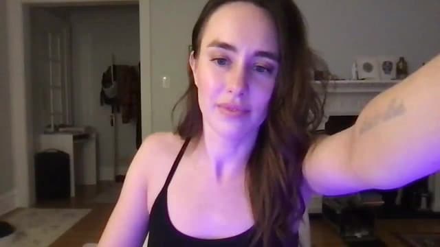 Gallery image thumbnail from clara's myfreecams stream on, 03/06/2025, 01:22 image 14 of 20