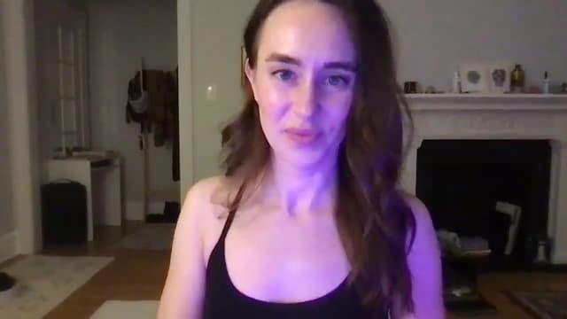 Gallery image thumbnail from clara's myfreecams stream on, 03/06/2025, 01:22 image 6 of 20