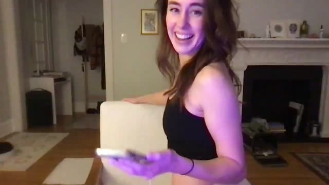 Gallery image thumbnail from clara's myfreecams stream on, 03/06/2025, 04:22 image 1 of 20