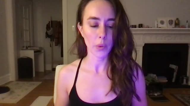 Gallery image thumbnail from clara's myfreecams stream on, 03/06/2025, 04:22 image 5 of 20