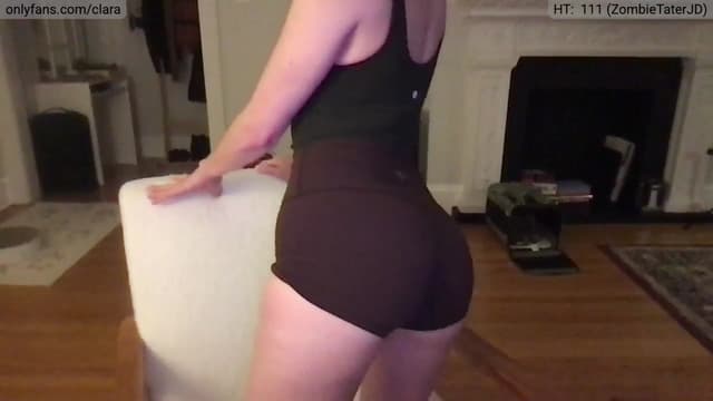 Gallery image thumbnail from clara's myfreecams stream on, 03/08/2025, 02:38 image 13 of 20