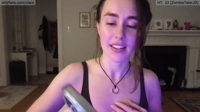 Gallery image thumbnail from clara's myfreecams stream on, 03/08/2025, 02:38 image 7 of 20