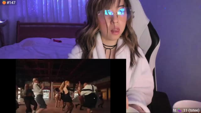Gallery image thumbnail from daisx's myfreecams stream on, 01/29/2024, 03:21 image 17 of 20