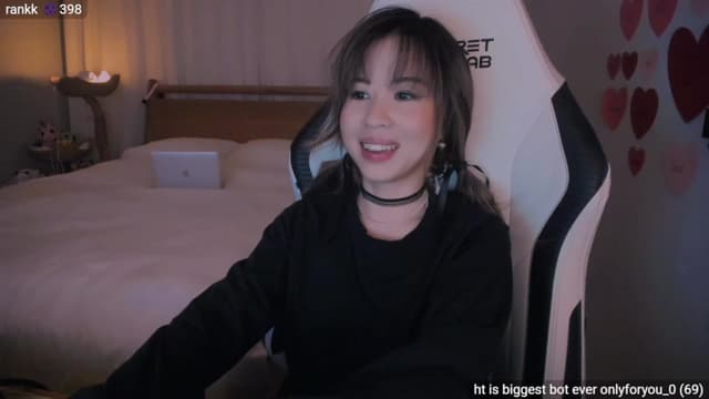Gallery image thumbnail from daisx's myfreecams stream on, 02/23/2024, 03:24 image 4 of 20